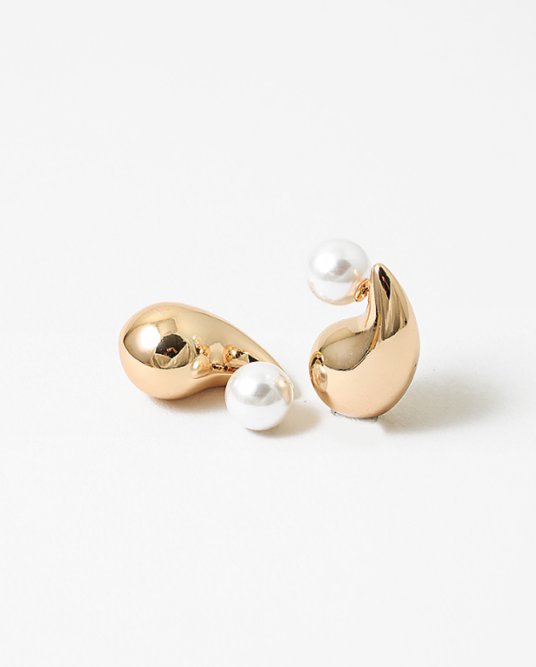 Tear Drop Pearl Studs