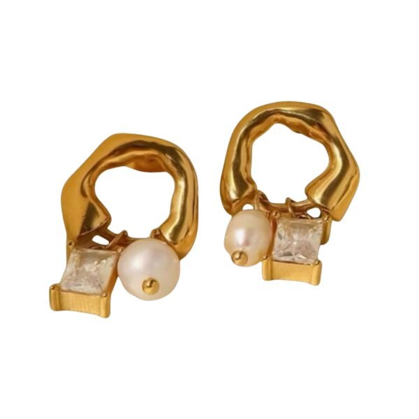 Charm Hug Earring